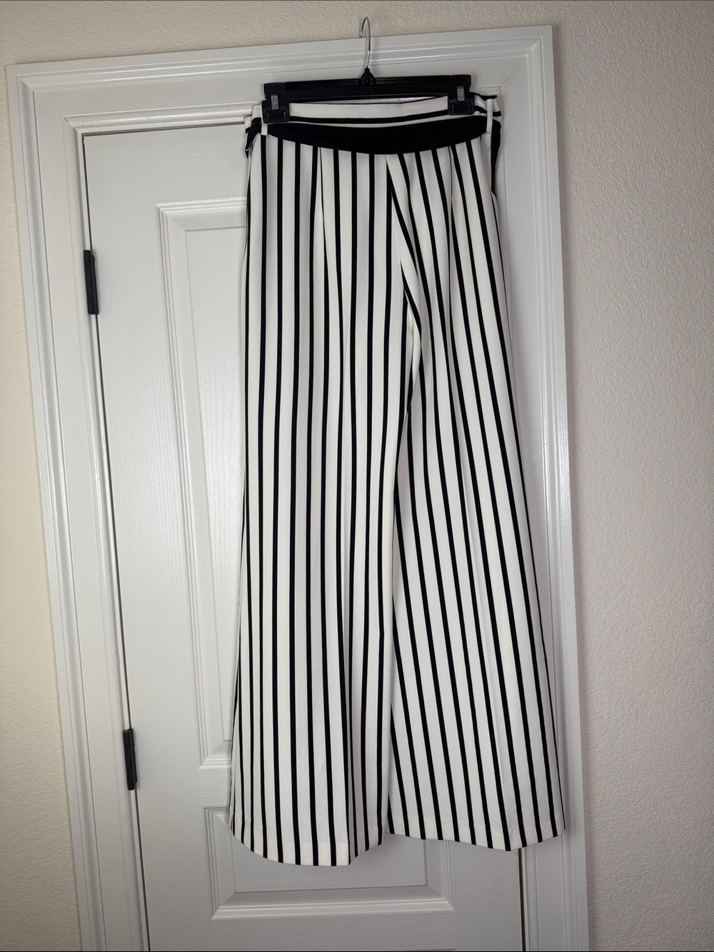 NWT Lena Gabrielle High Waisted Striped Wide Leg Pants Tie Belt. Size 10 - Picture 3 of 3